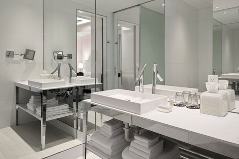 SLS BRICKELL HOTEL - Photo 27
