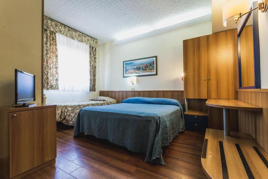 PHI HOTEL AMBRA-guestroom-GUEST ROOM.jpg
