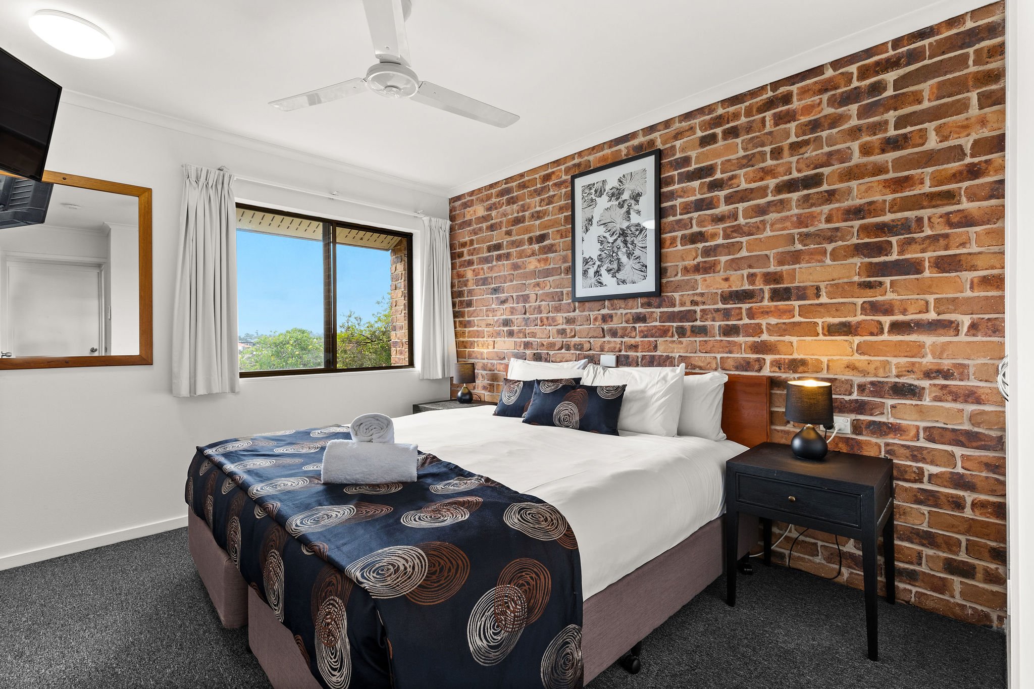 Toowong Villas-guestroom-Bed Bedroom.jpg