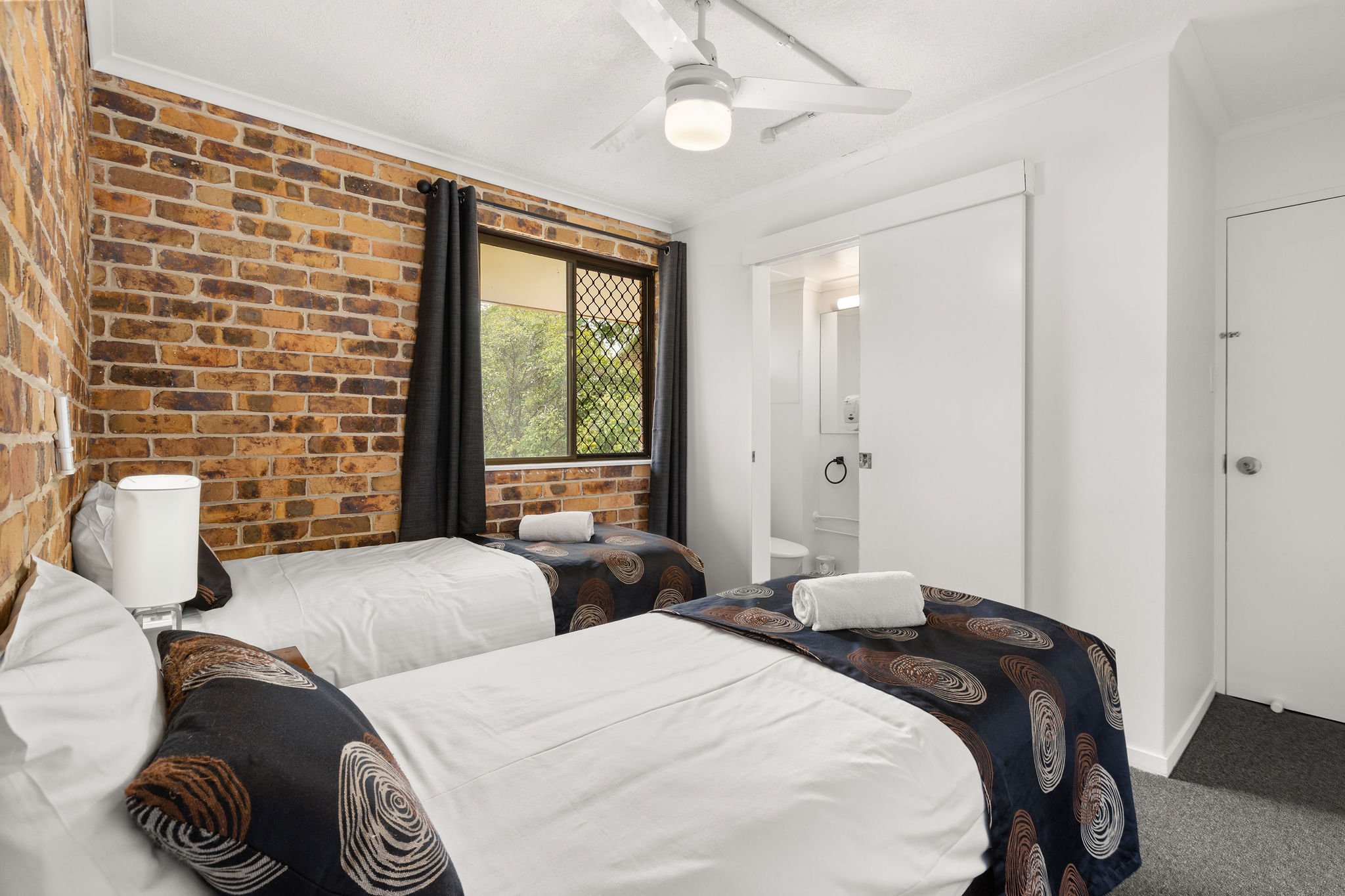 Toowong Villas-guestroom-Bed Ex Ensuite Bedroom.jpg