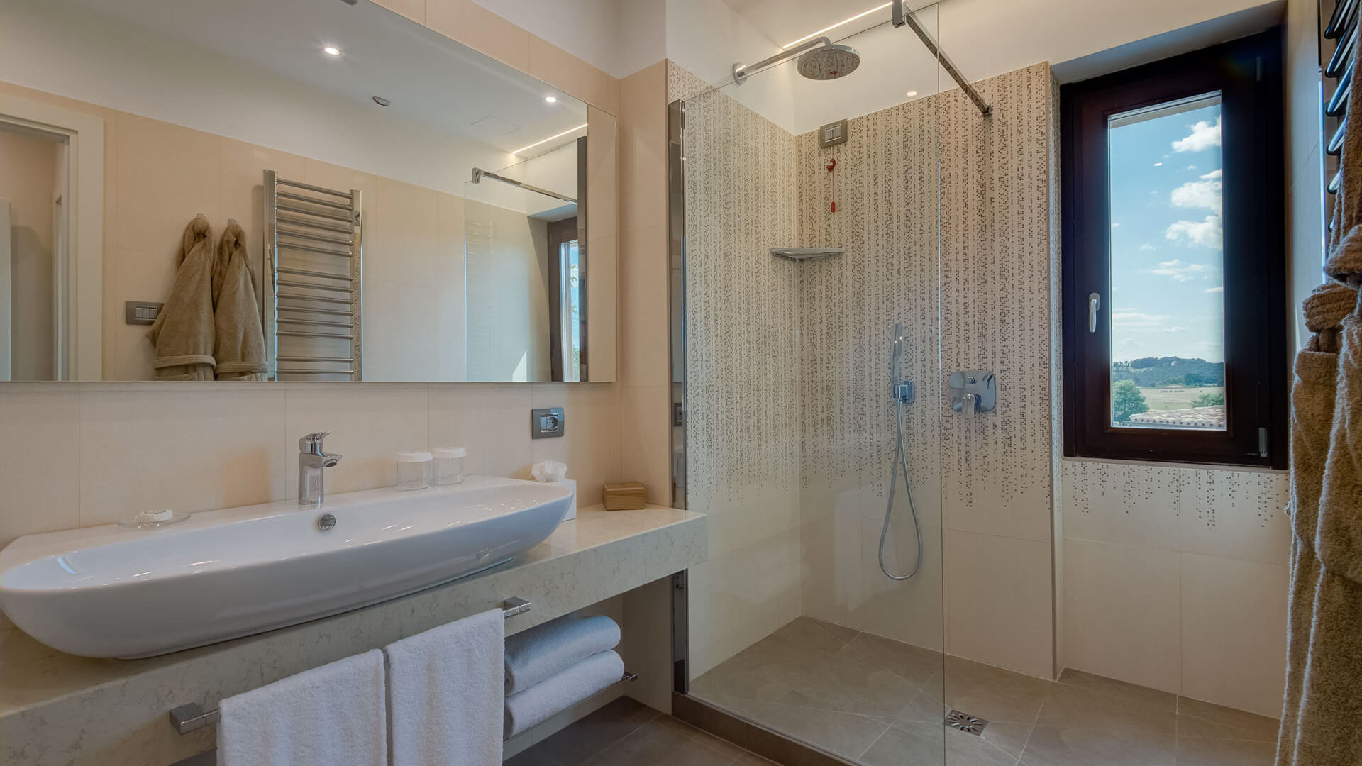 BORGO LA CHIARACIA RESORT AND-guestroom-Bathroom.jpg