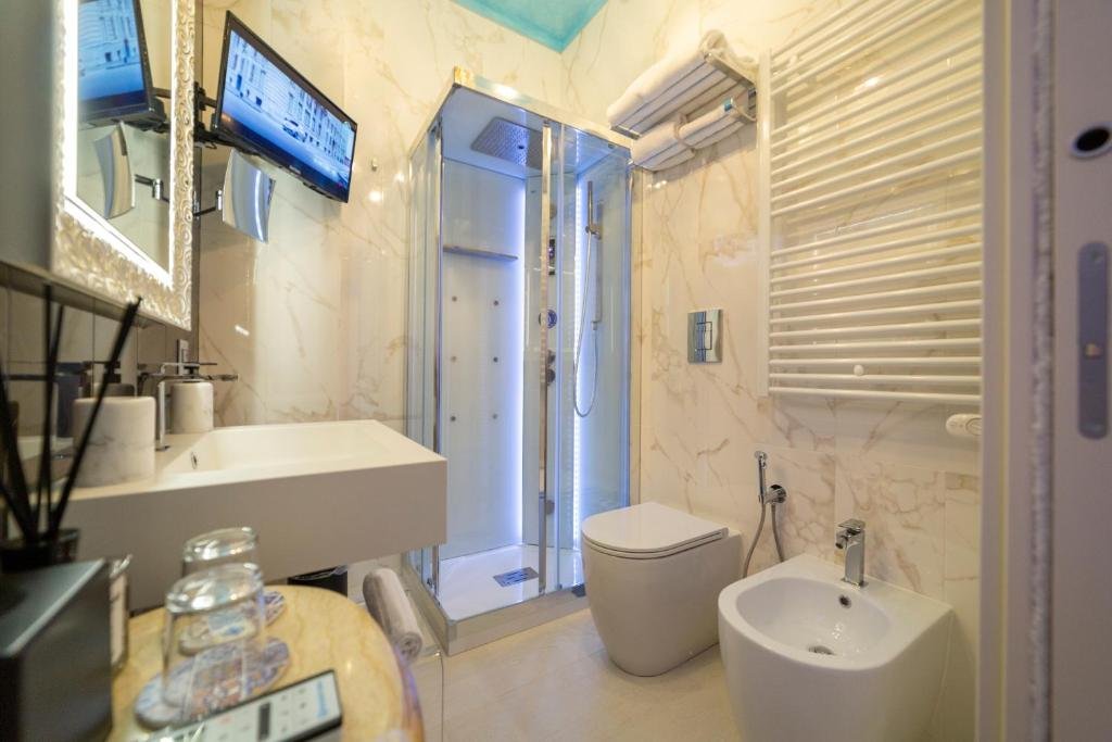 LEUCOSYA LUXURY ROOMS-guestroom-BATHROOM.jpg
