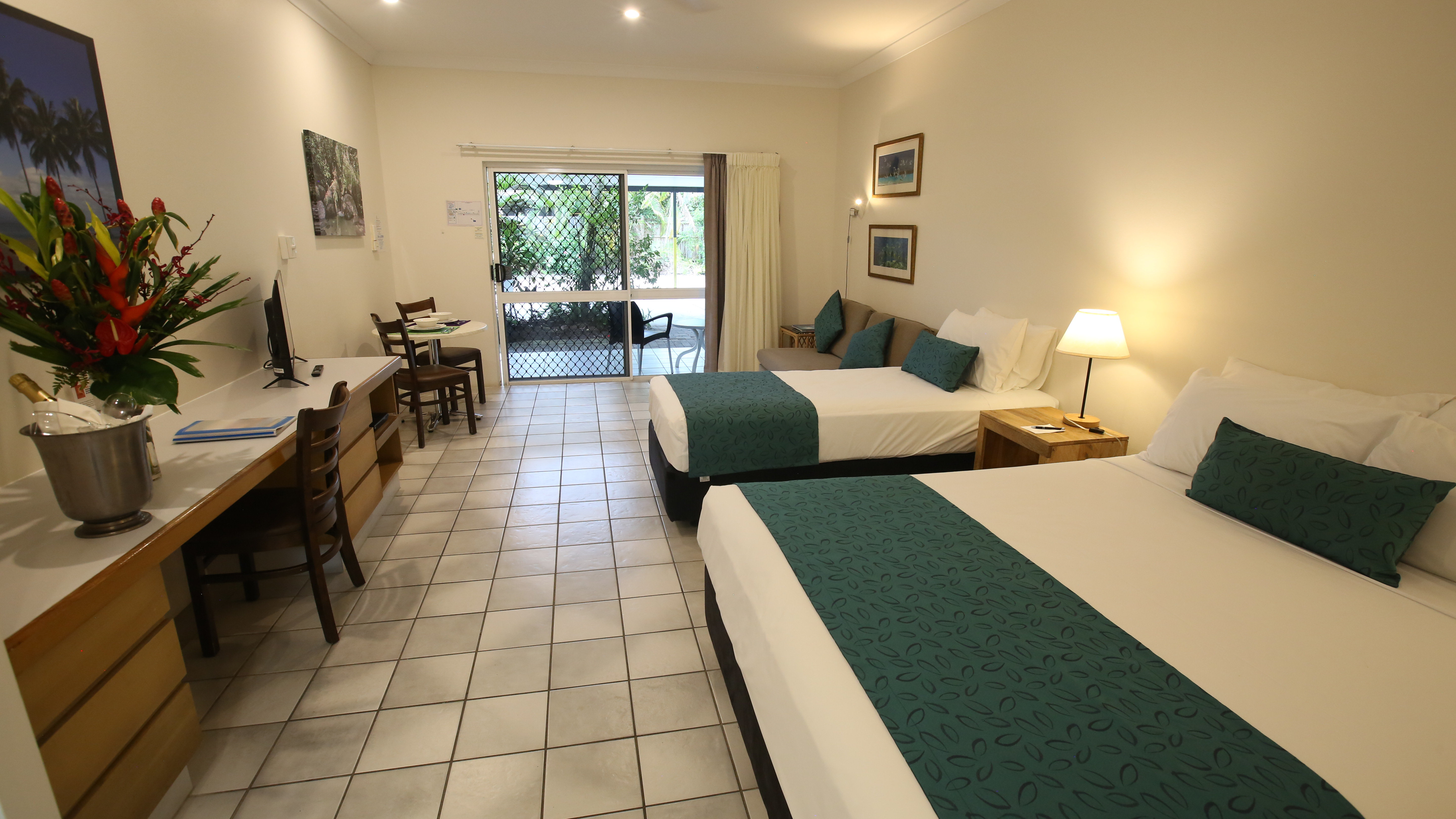 LAZY LIZARD MOTOR INN-guestroom-Guest Room.jpg