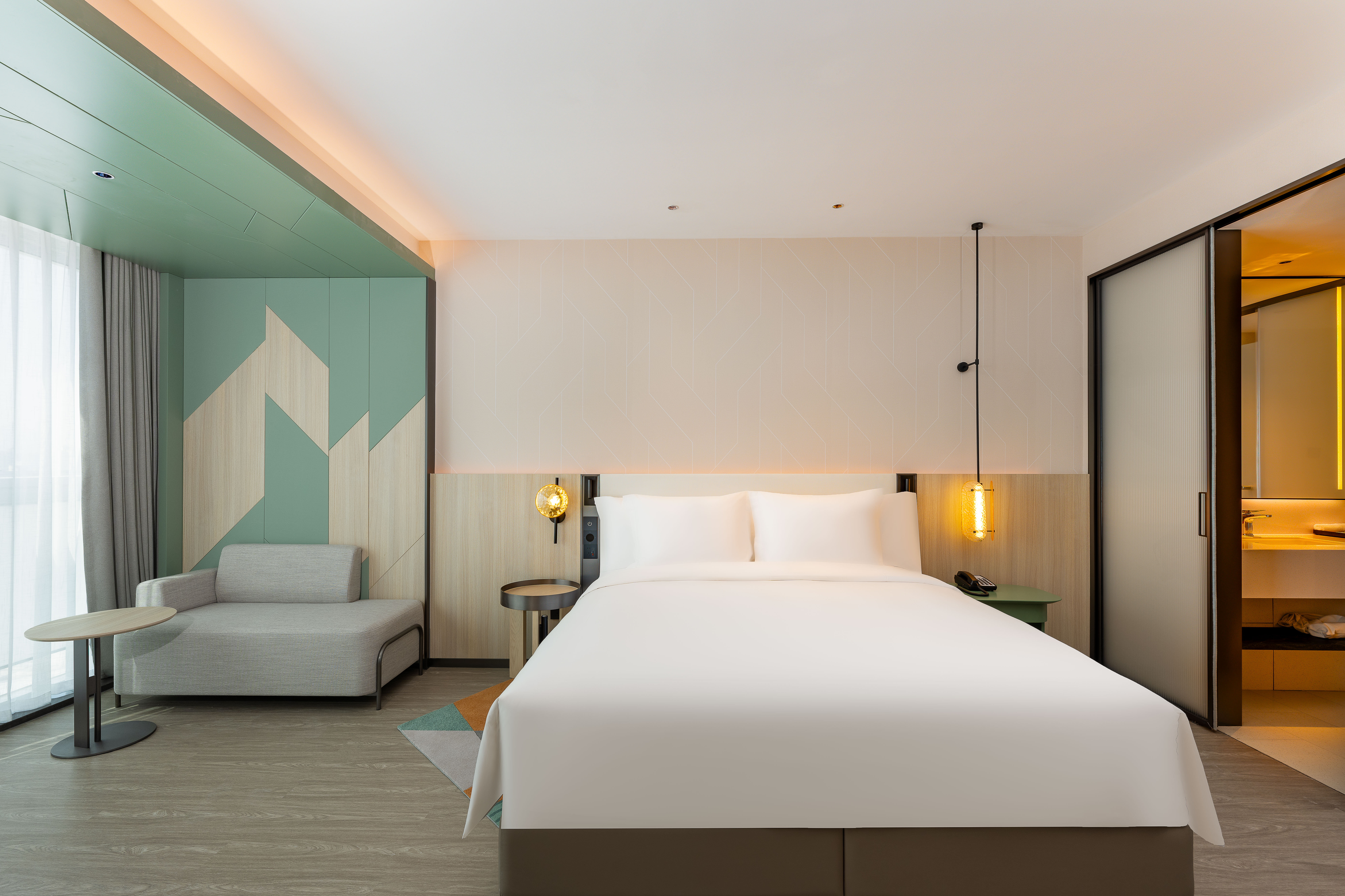 EVEN QINGDAO LAOSHAN BY IHG-guestroom-1 King Premum.jpg