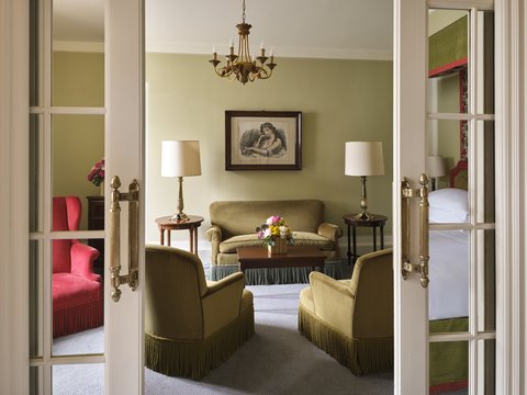 Double Deluxe Superior Sitting Room