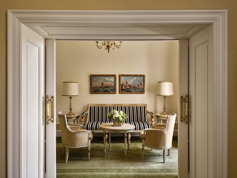 Junior Suite Exclusive Sitting Room