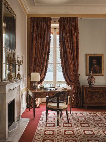 Presidential Suite Sitting Room Detail
