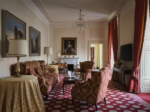 Cardinal Suite Sitting Room