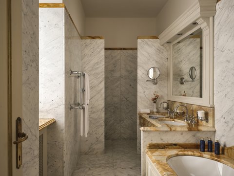 Presidential Suite Bathroom Horizontal
