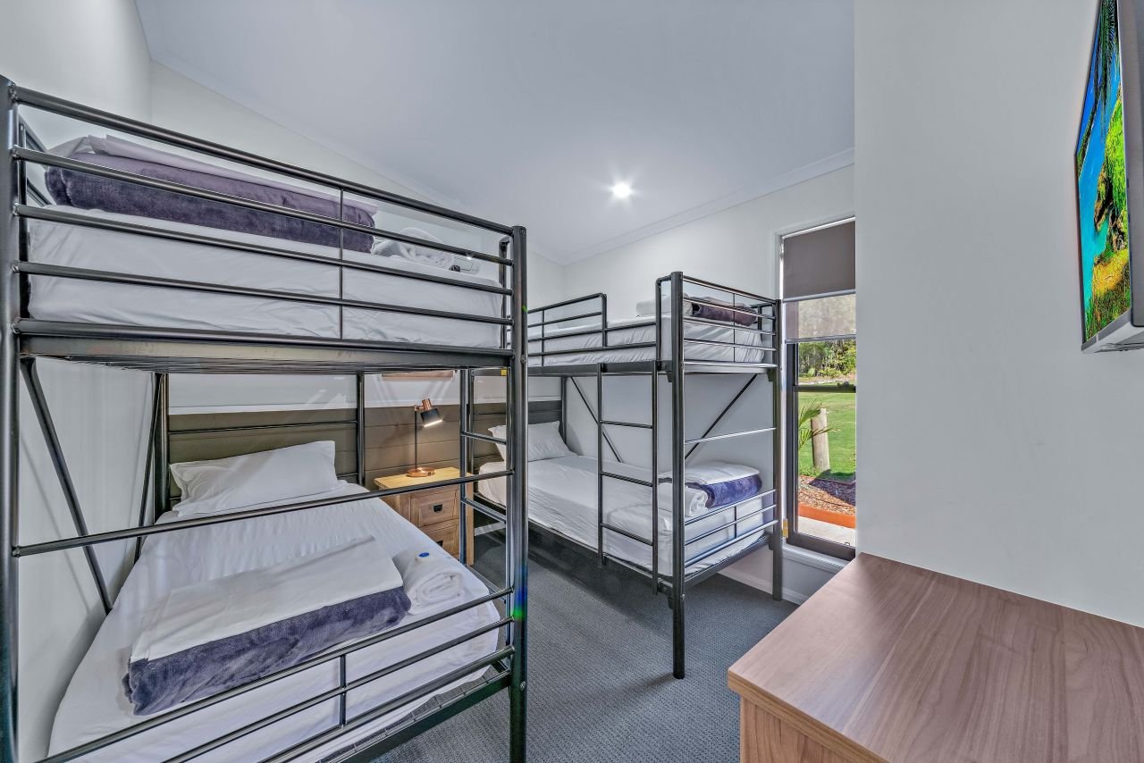 DISCOVERY PARKS - AIRLIE BEACH-guestroom-Dlx 2BR Cabin Slps 6 (1869) - Room.jpg