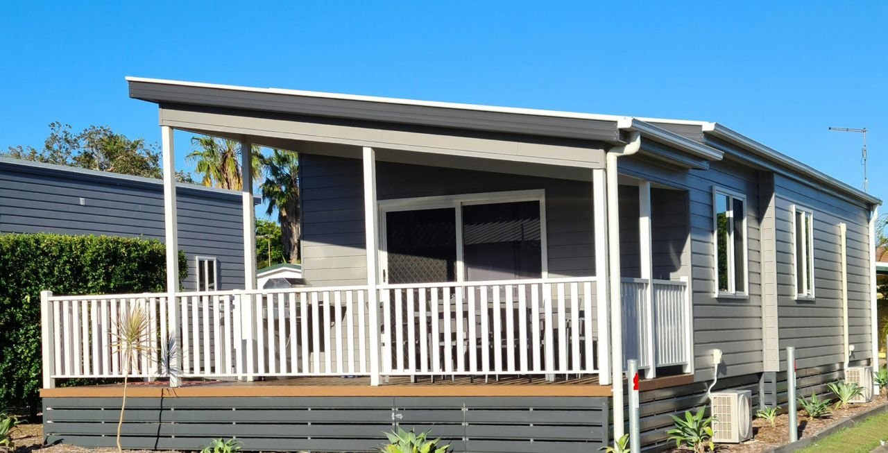DISCOVERY PARKS - BALLINA-guestroom-Dlx 2BR Access Cabin Slps 5 (2038).jpg