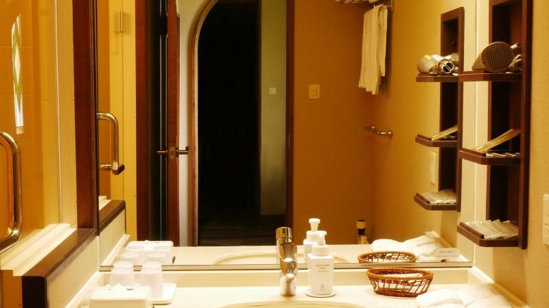 Hakone Sengokuhara PrinceHotel-guestroom-Main Deluxe Twin Conner.jpg