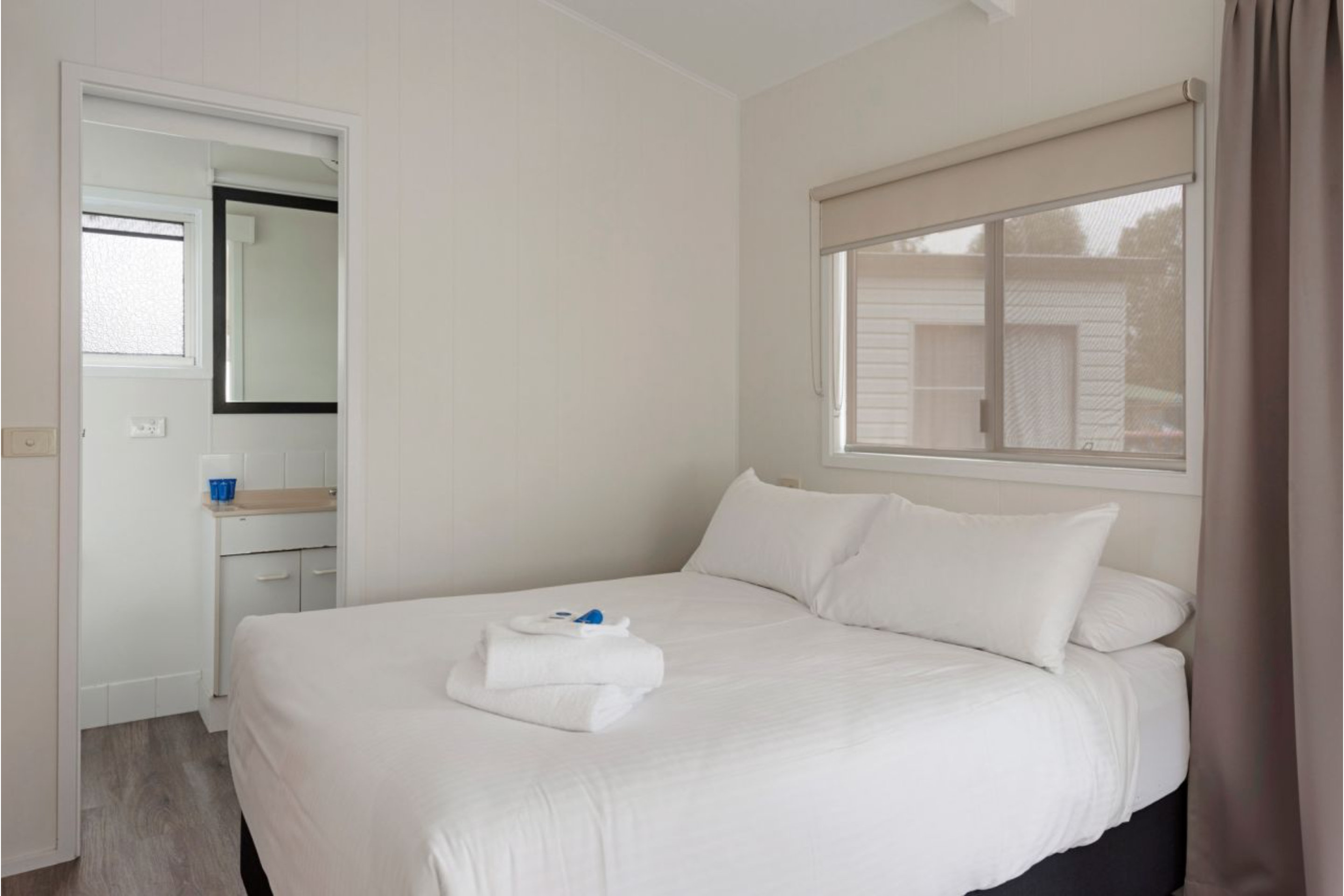 DISCOVERY PARKS - CASINO-guestroom-Standard Cabin Slps 2 (1085) - Room.jpg