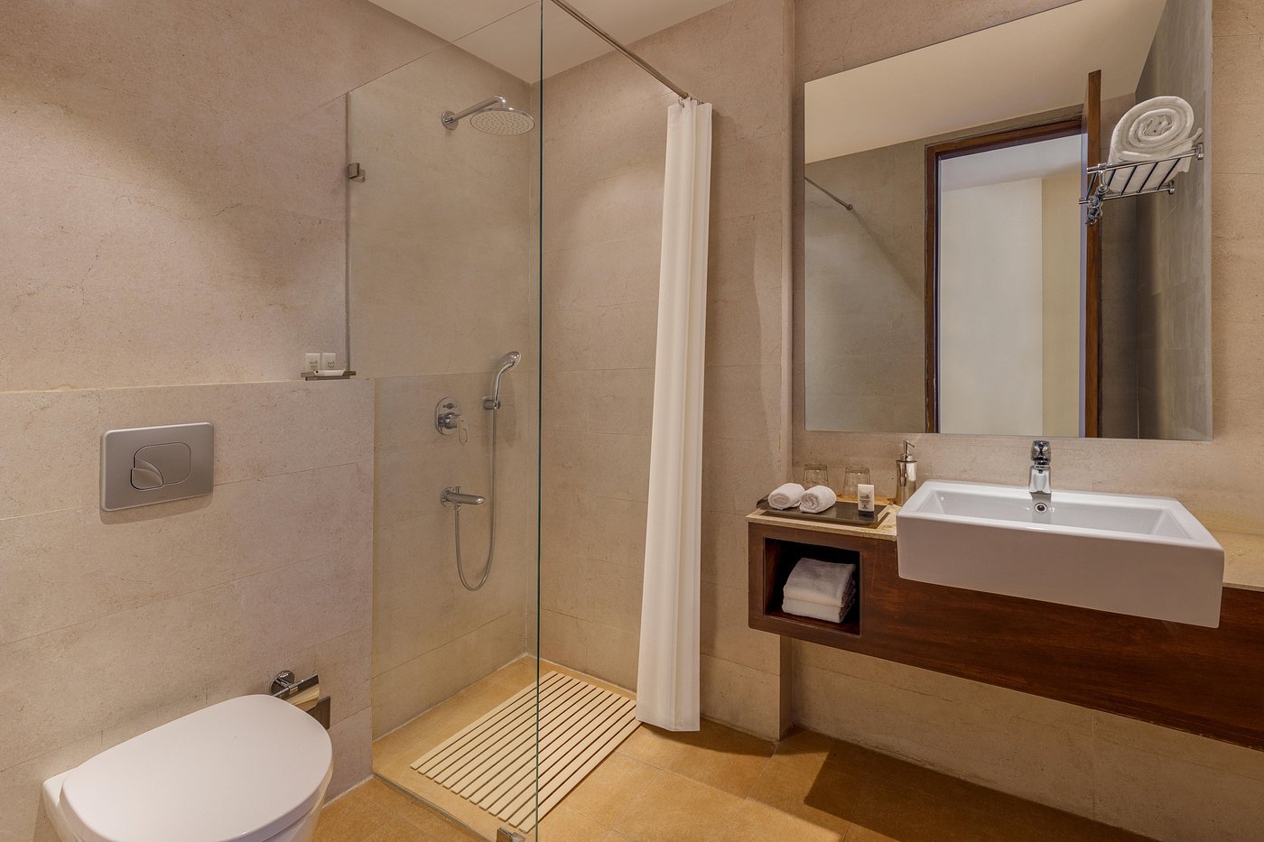 GINGER GREATER NOIDA PARI CHOW-guestroom-BATHROOM.jpg