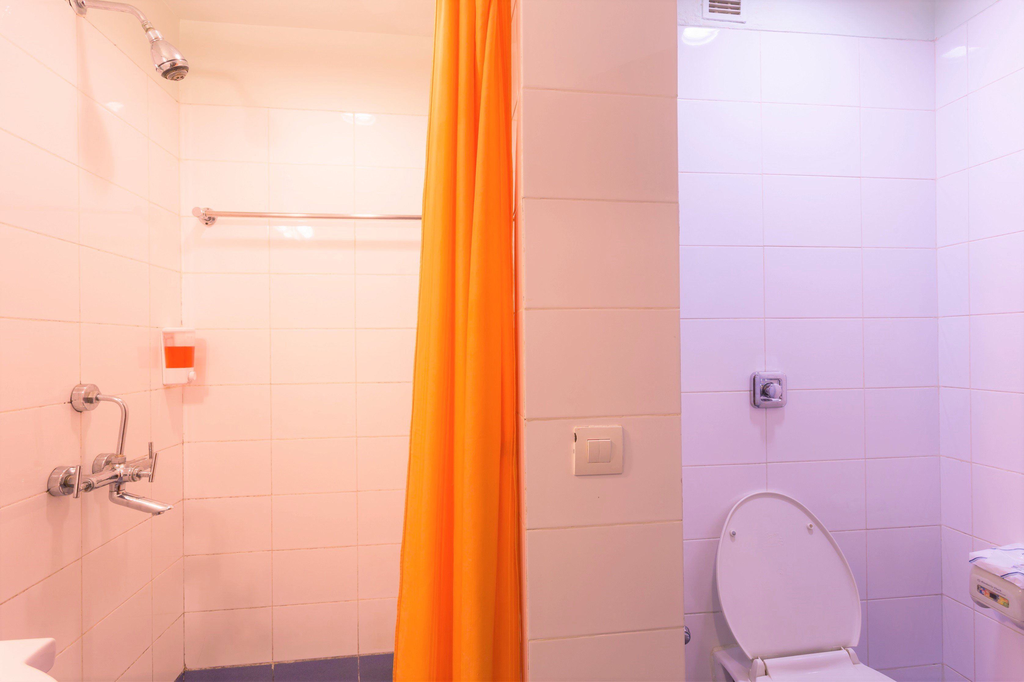 Ginger Pantnagar-guestroom-BATHROOM.jpg