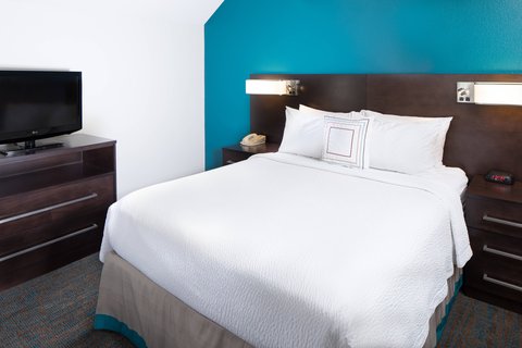One-Bedroom Bi-Level Suite