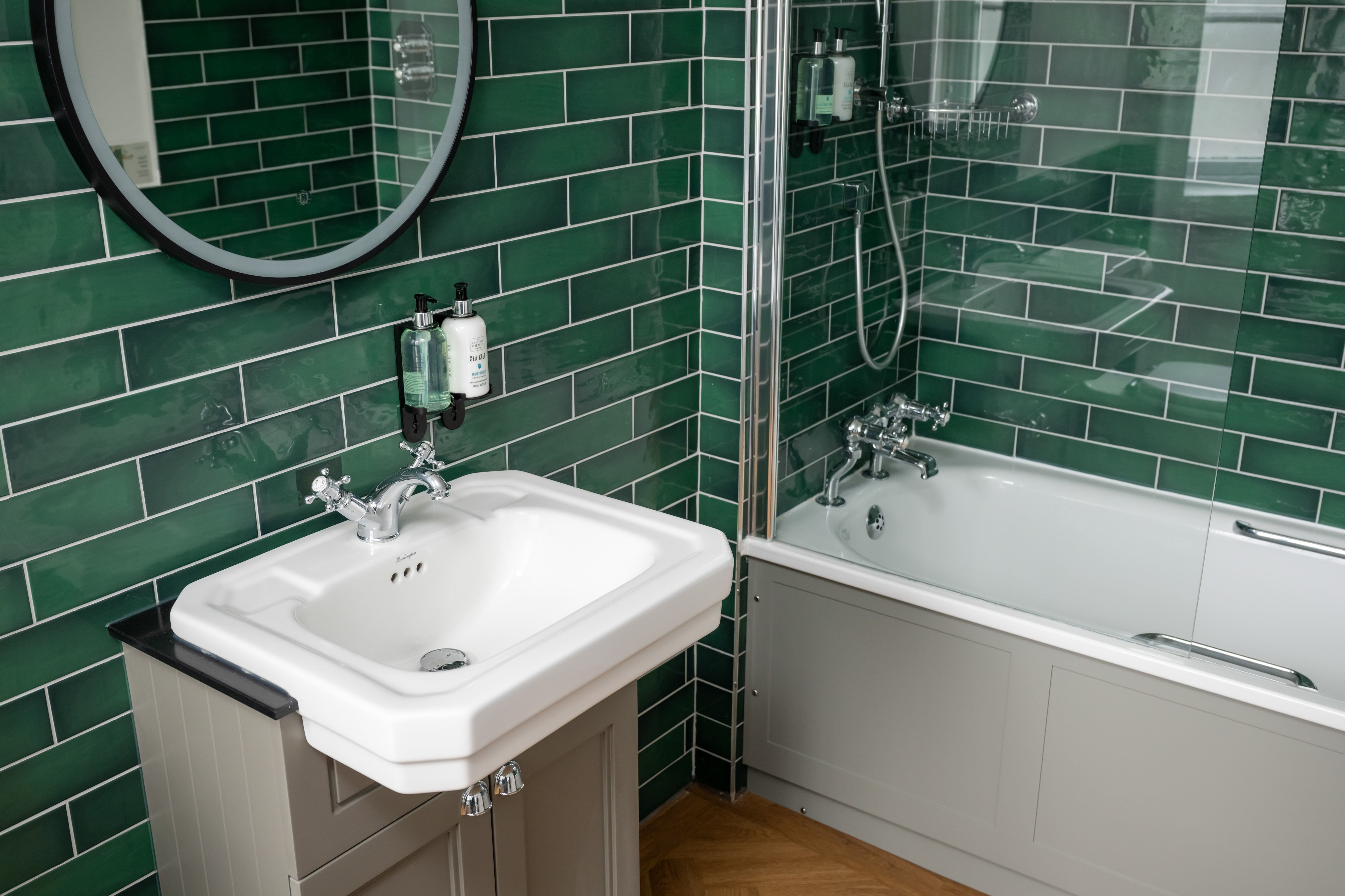 Wheatsheaf Hotel-guestroom-Bathroom, Superior Double Room.jpg