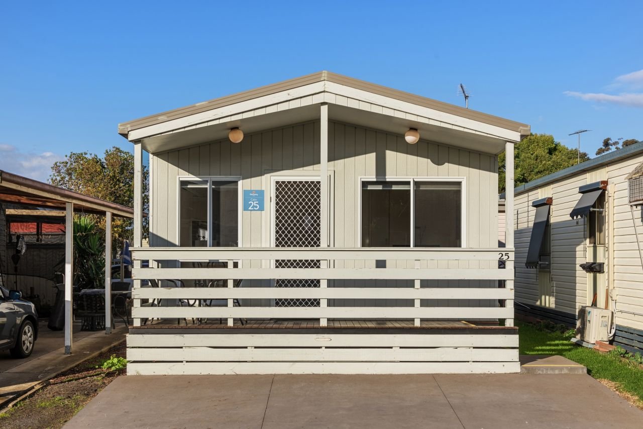 DISCOVERY PARKS GEELONG-guestroom-Dlx 1BR Cabin (1716).jpg