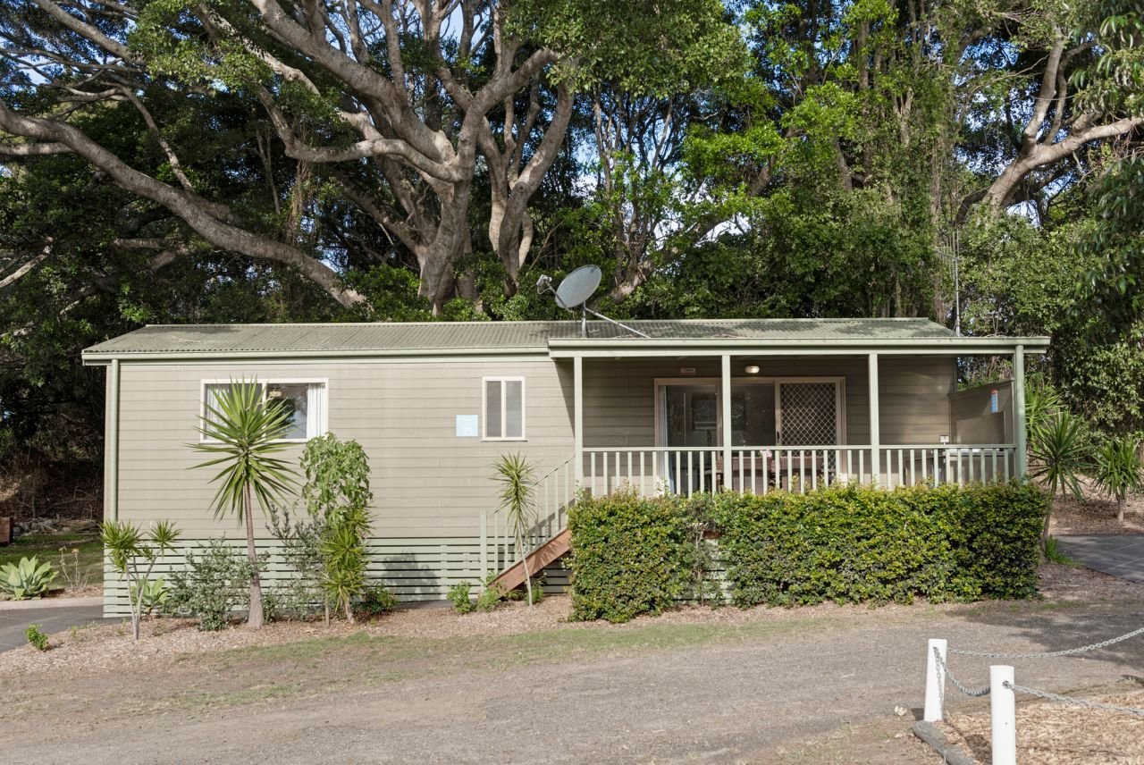 DISCOVERY PARKS - HARRINGTON-guestroom-Dlx 2BR Cabin (1615).jpg