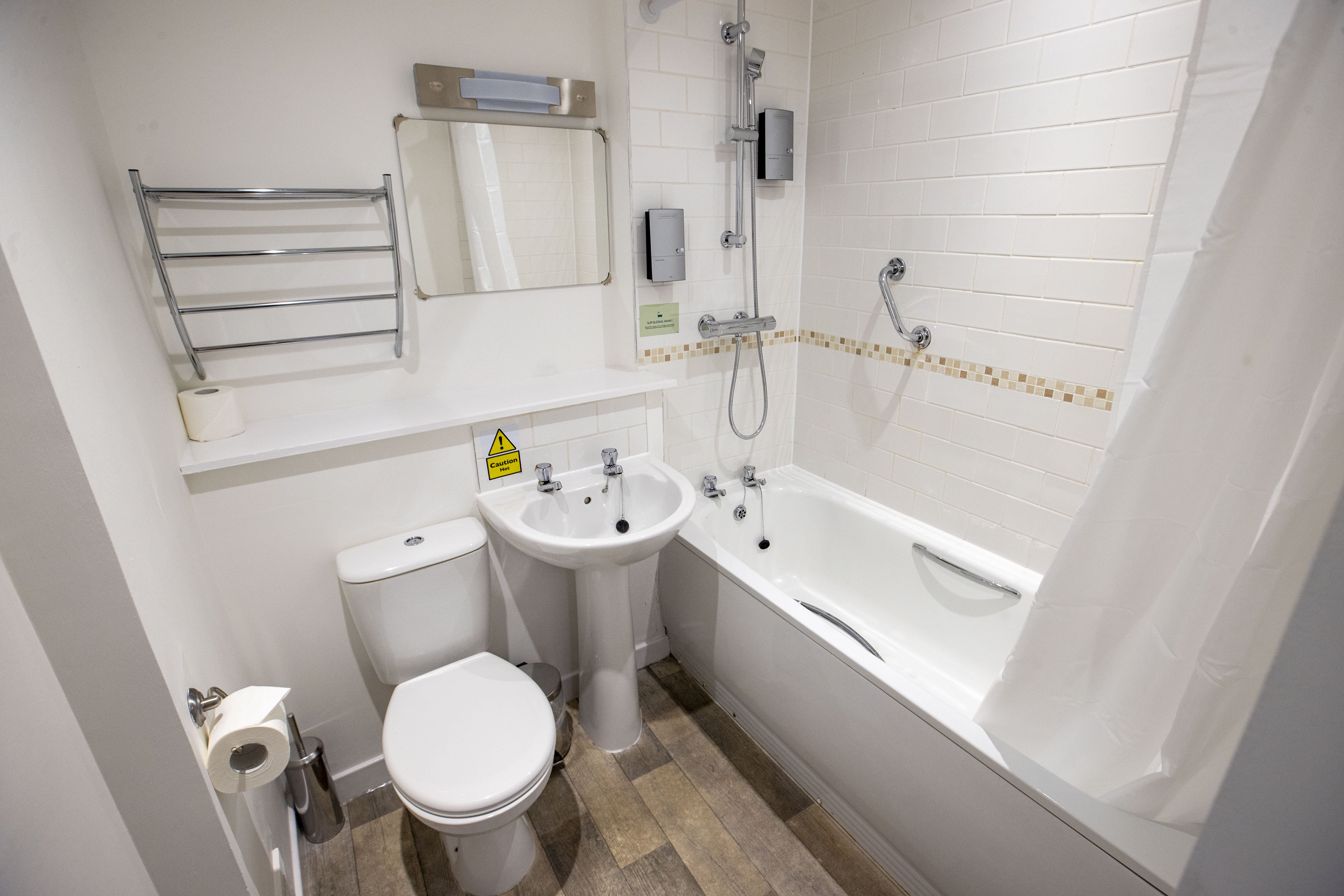 WAVERLEY HOTEL BY GREENE KING-guestroom-Bathroom.jpg
