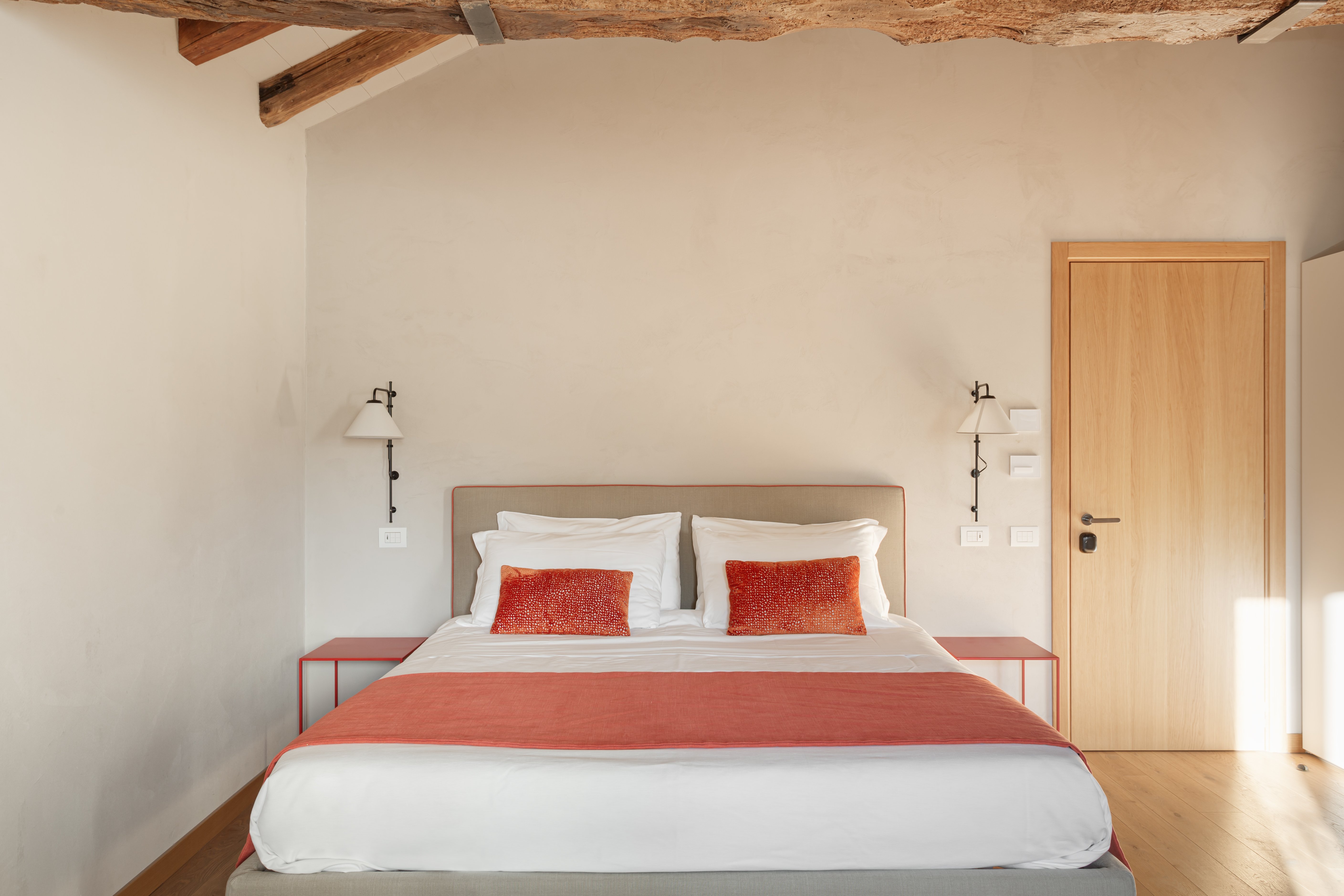 RELAIS RONCOLO 1888-guestroom-Junior Suite Dimora.jpg