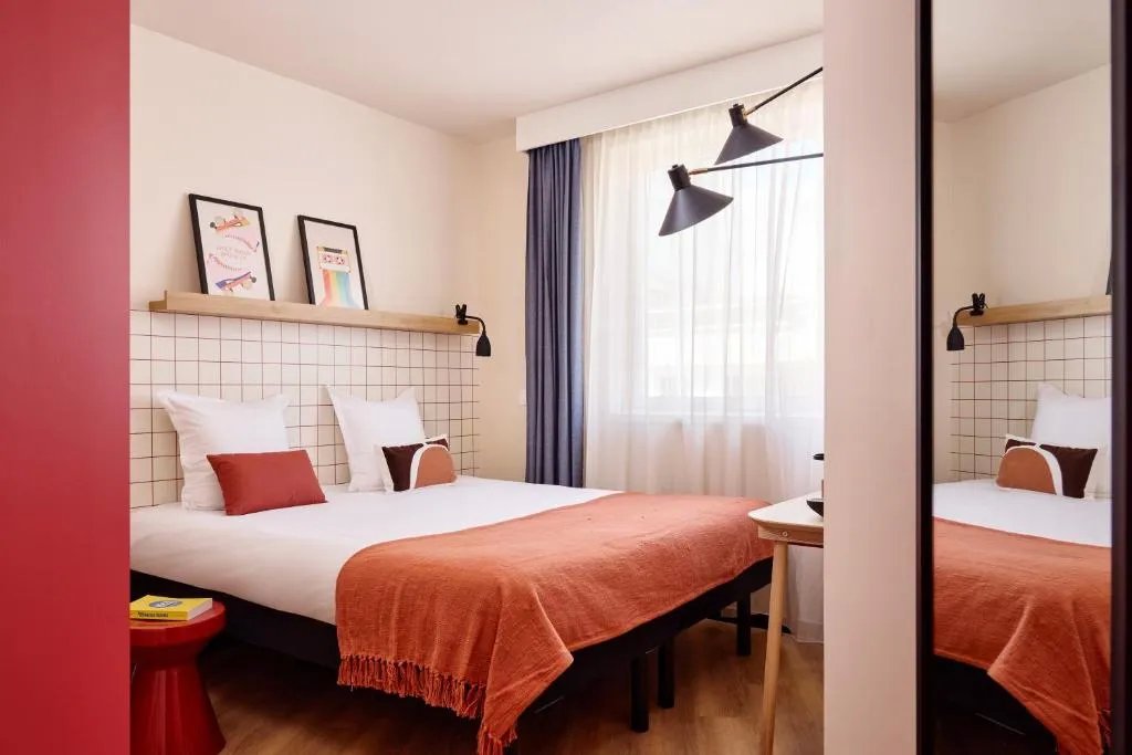 HIFE PARIS ISSY-guestroom-Standard Double.jpg