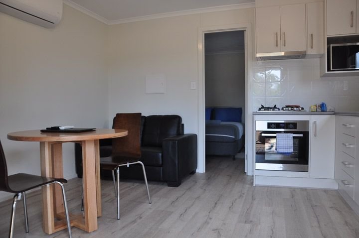 DISCOVERY PARKS - KANGAROO ISL-guestroom-Dlx 1BR Cabin Slps 2 (2486) - Dining Area.jpg