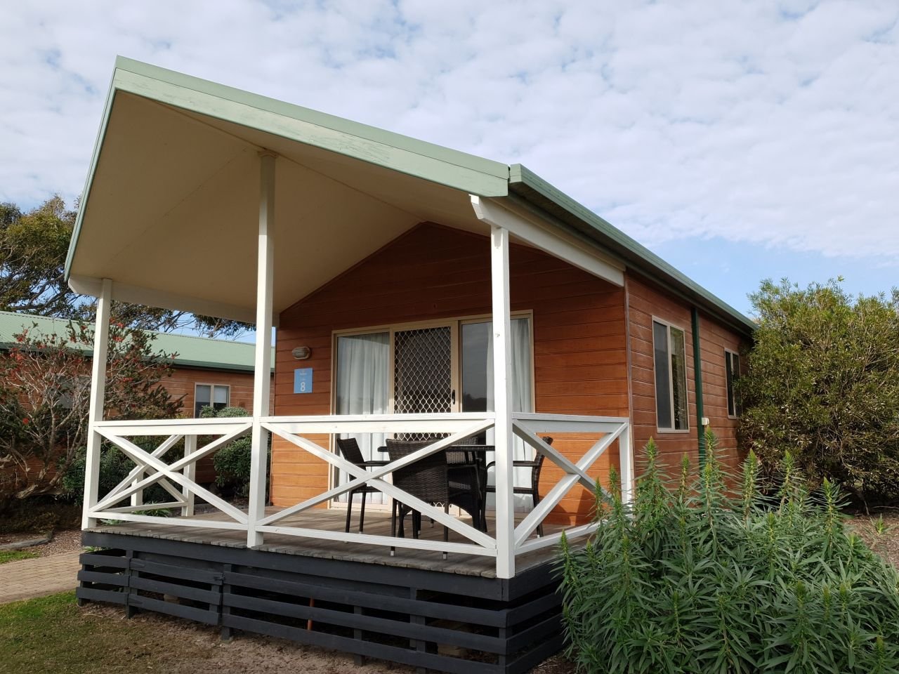 DISCOVERY PARKS - PAMBULA-guestroom-Dlx 2BR Cabin Slps 5 (737).jpg