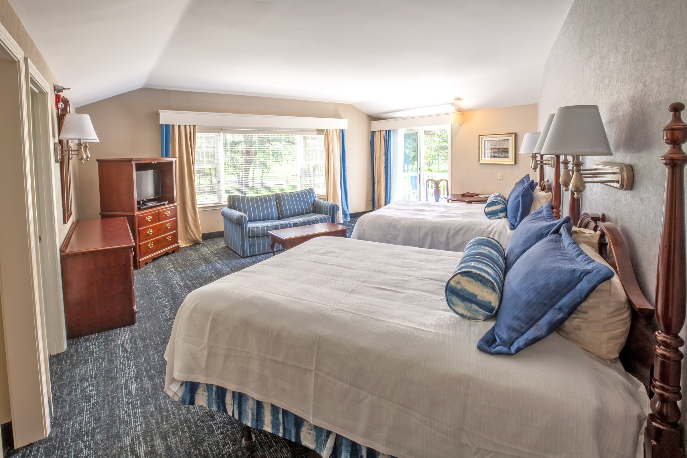 BLUE ROCK RESORT-guestroom-Premium Suite 2 Queen Beds.jpg