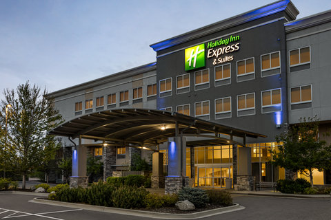 We welcome you to our Colorado Springs hotel near downtown.