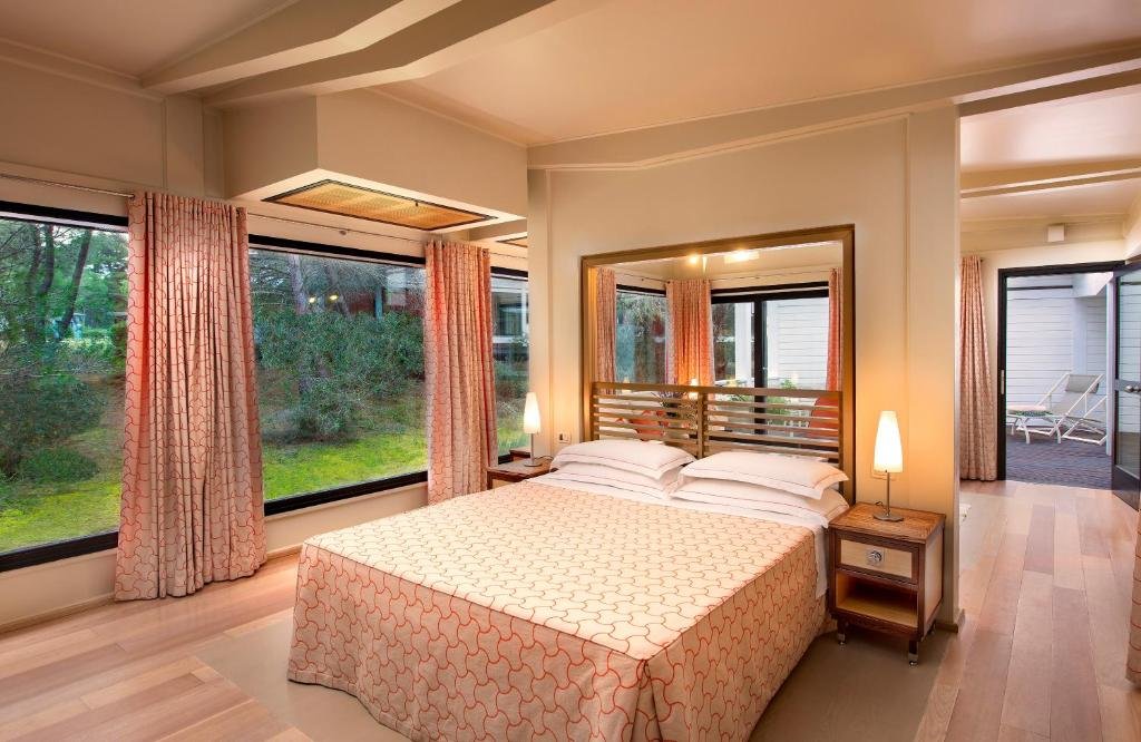 ALBOREA ECOLODGE RESORT-guestroom-Ecolodge Classic Room.jpg