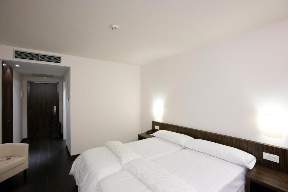 KYRIAD DIRECT ETH RIOJA-guestroom-625257 Guest Room.jpg