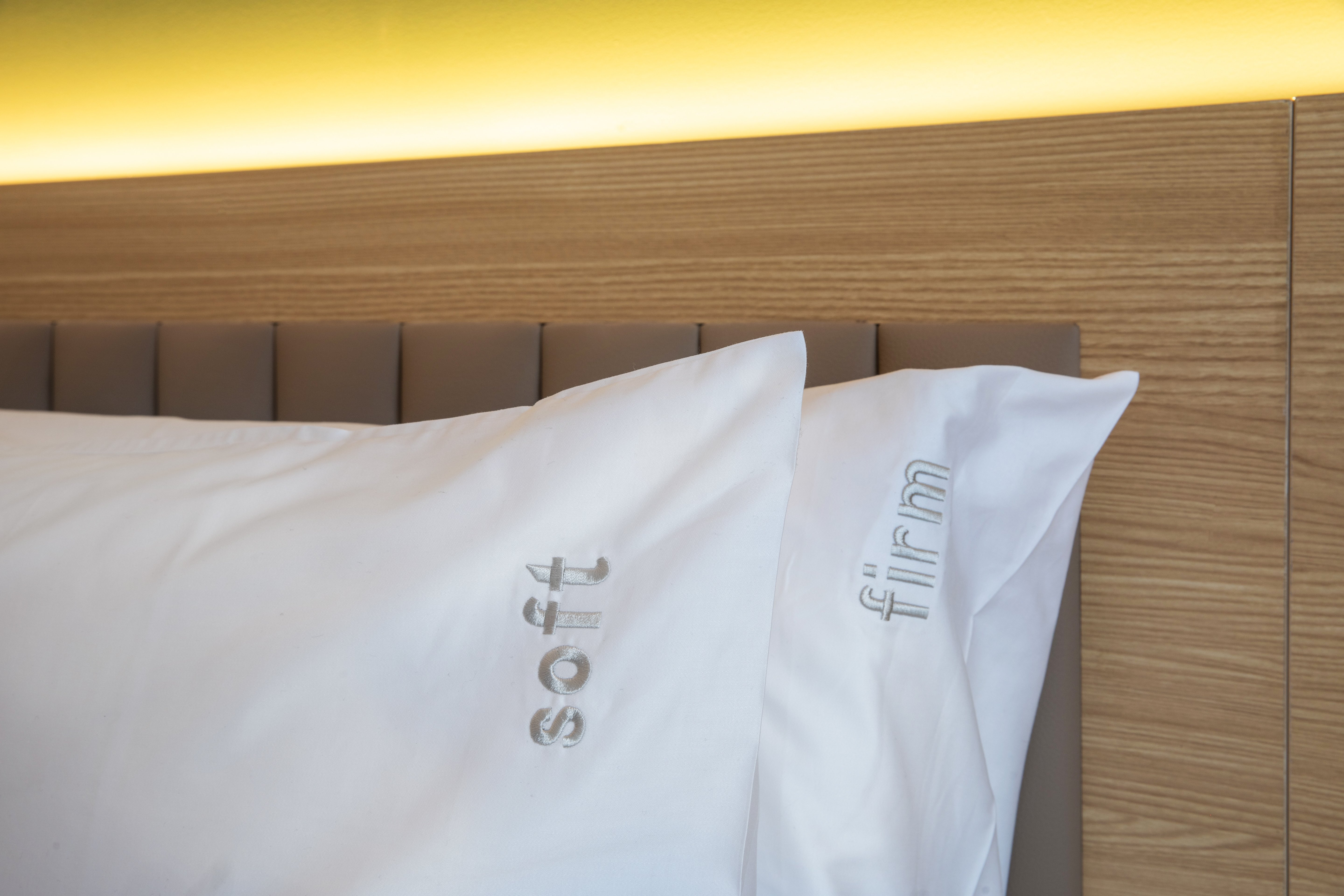 HOLIDAY INN DANDENONG BY IHG-guestroom-Standard Guestroom at Holiday Inn Dandenong.jpg