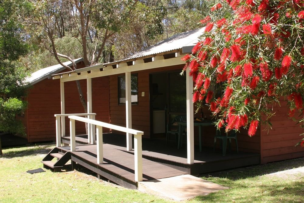 DISCOVERY PARKS - MARGARET RIV-guestroom-Standard Bedroom Cabin.jpg