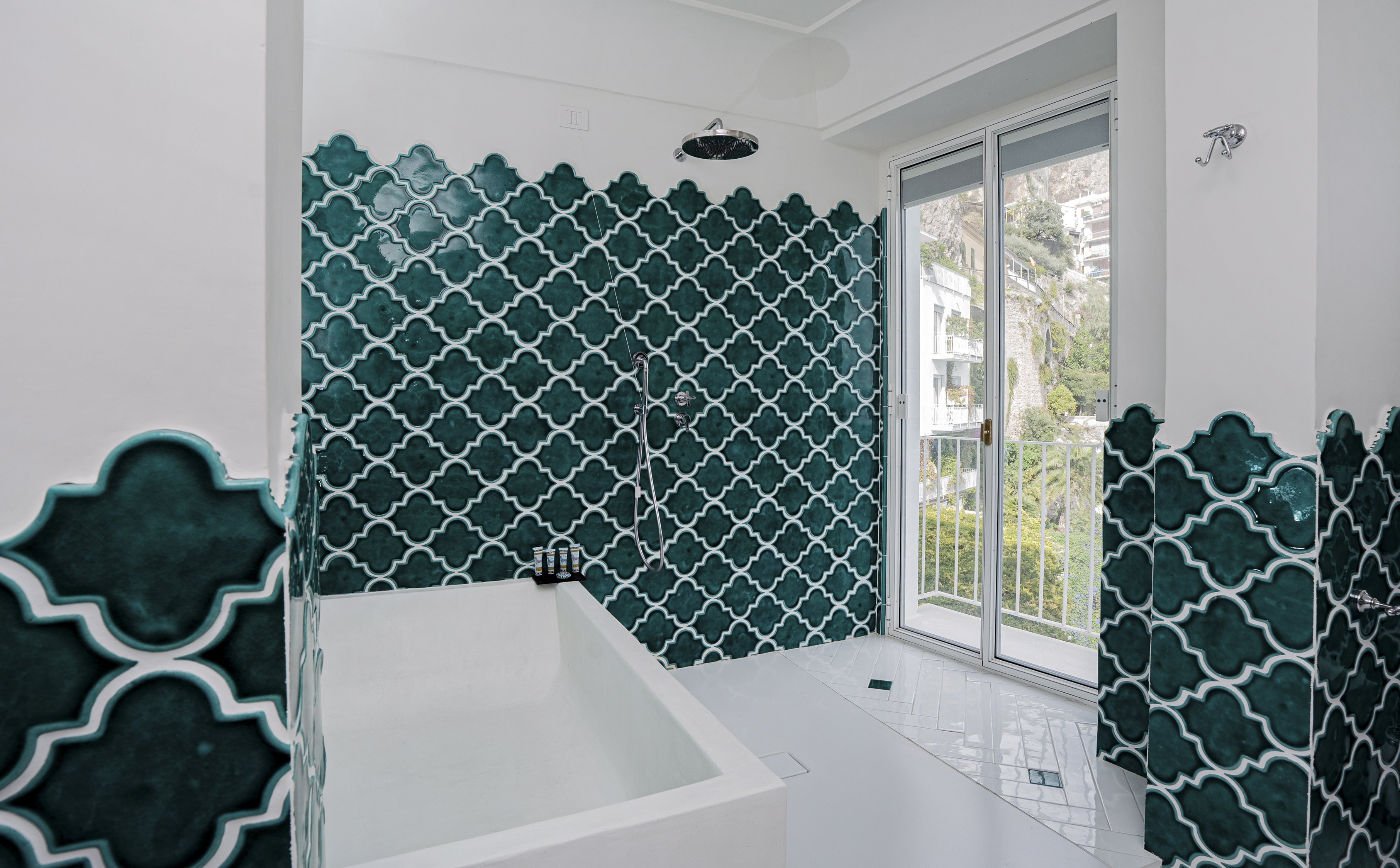 HOTEL MIRAMALFI-guestroom-Suite Bathroom.jpg