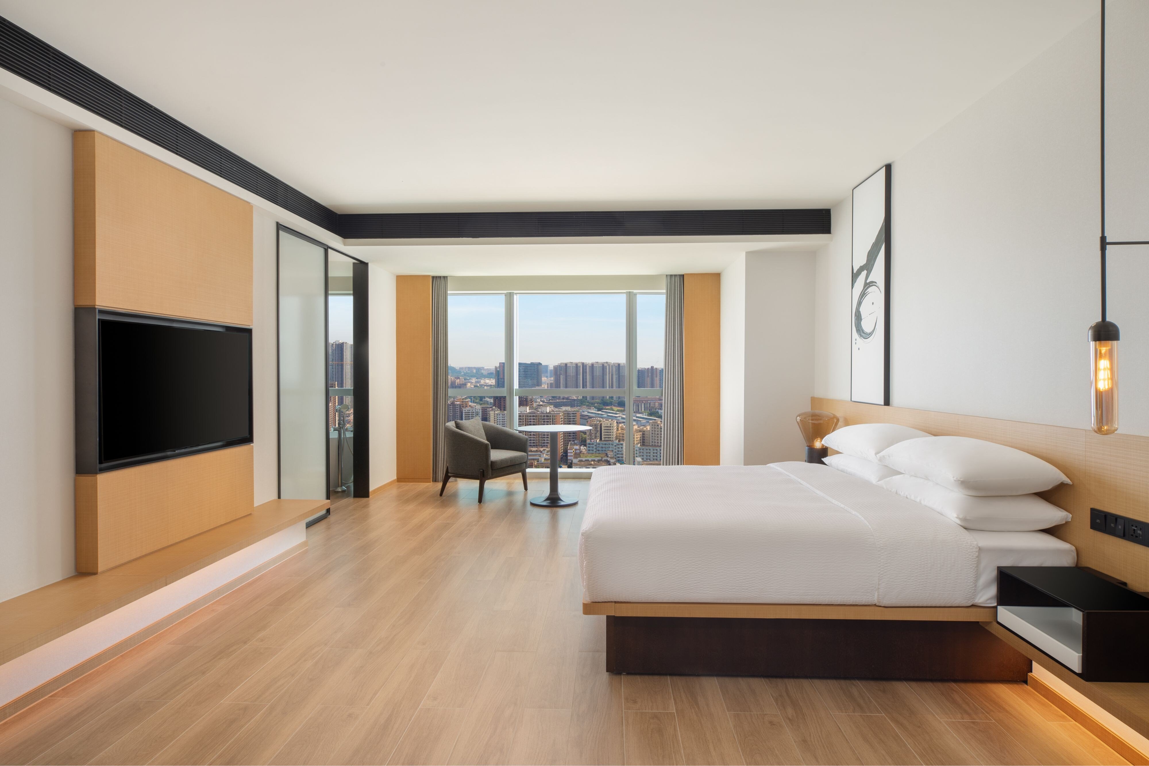 Fairfield by Marriott Shenzhen Baoan-guestroom-King Suite.jpg