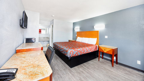 Executive Inn Hondo TX King Guestroom