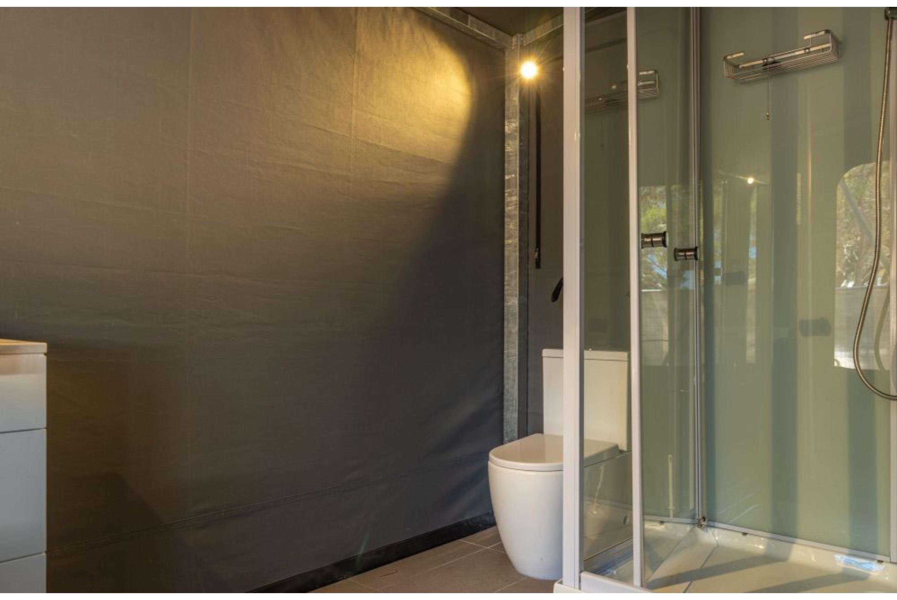 DISCOVERY ROTTNEST ISLAND-guestroom-Standard Tent - Bathroom.jpg