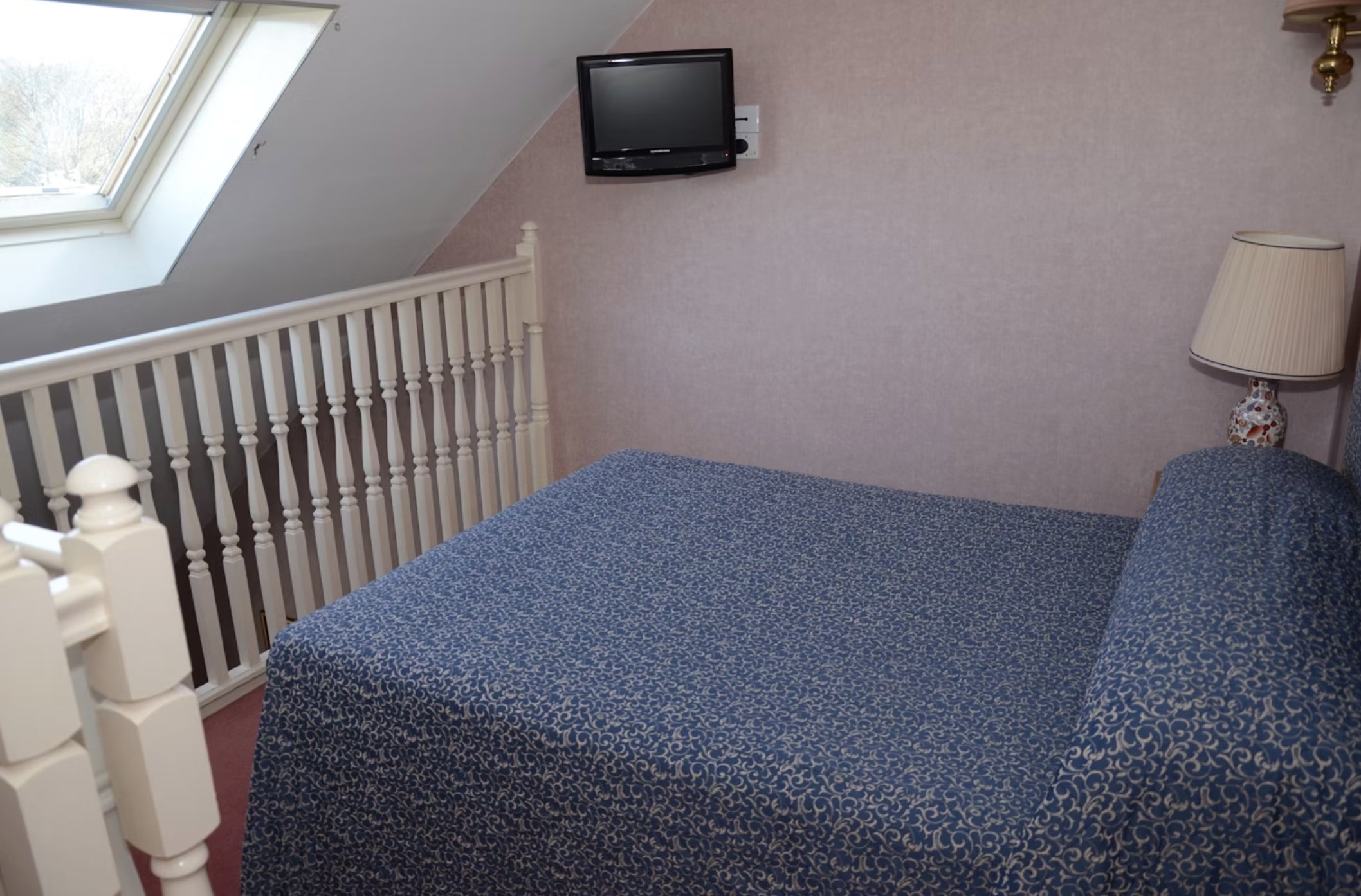 CRAIGHAAR-guestroom-Gallery Suite.jpg