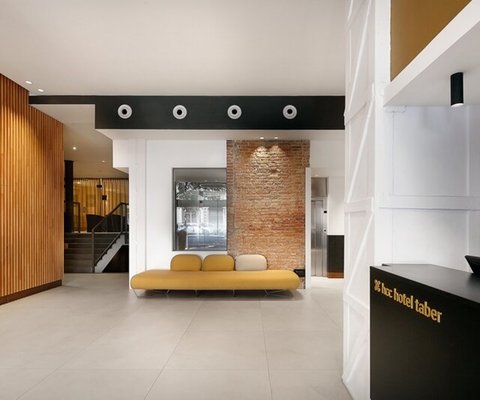 606732 Lobby