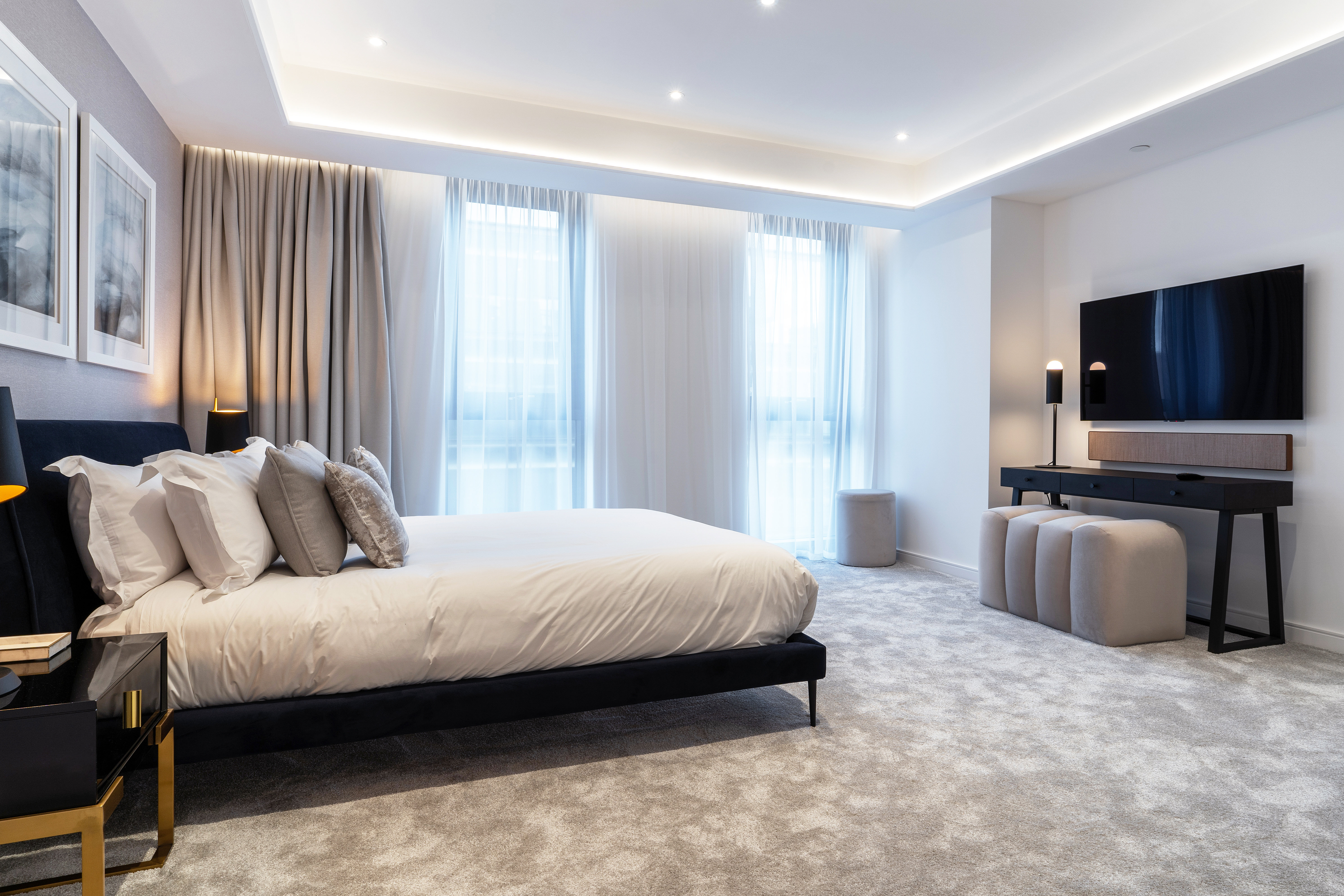 CITYSUITES 2-guestroom-Super Suite.jpg