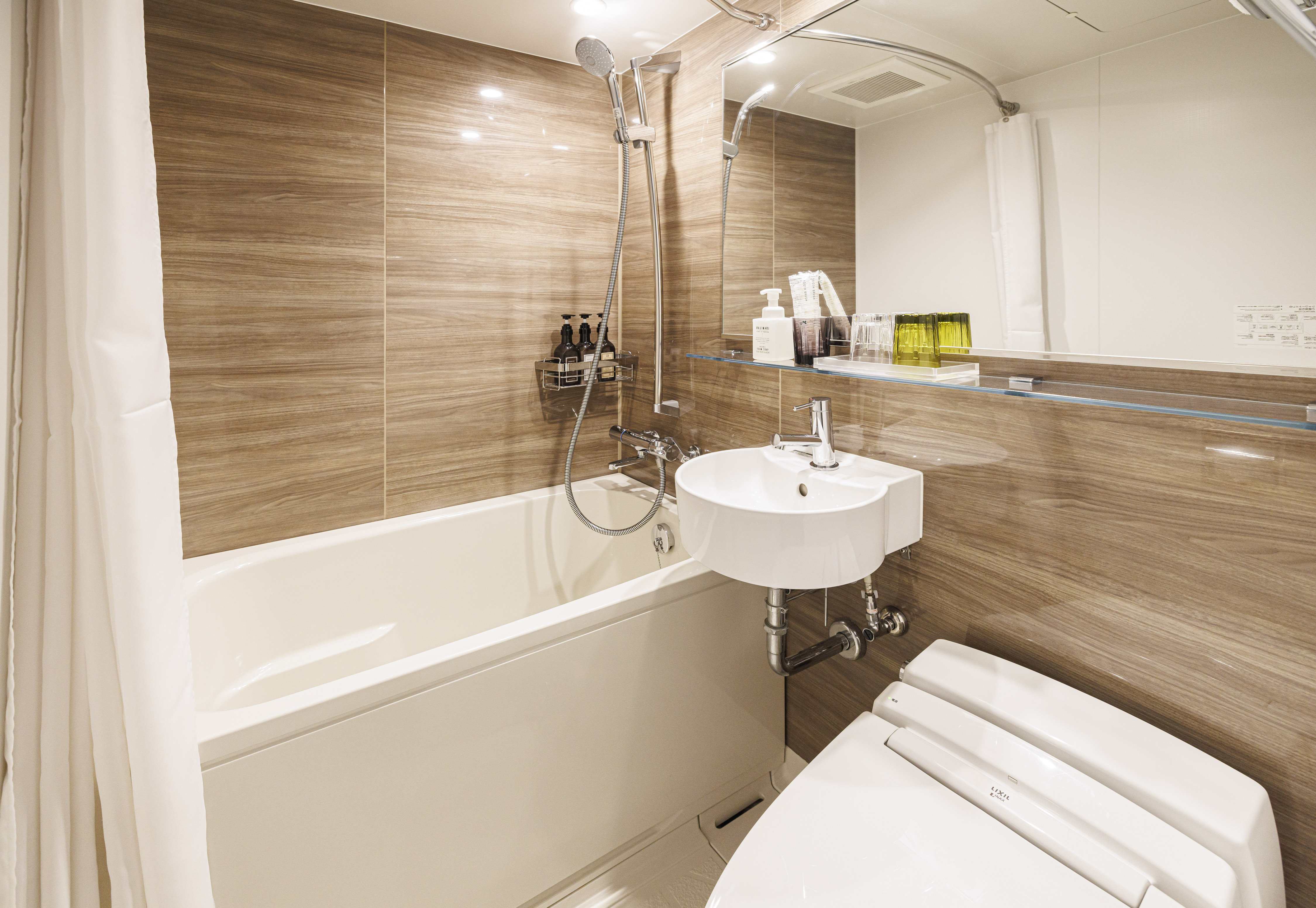 HTL ORIENTAL EXP OSA-guestroom-Bathroom.jpg