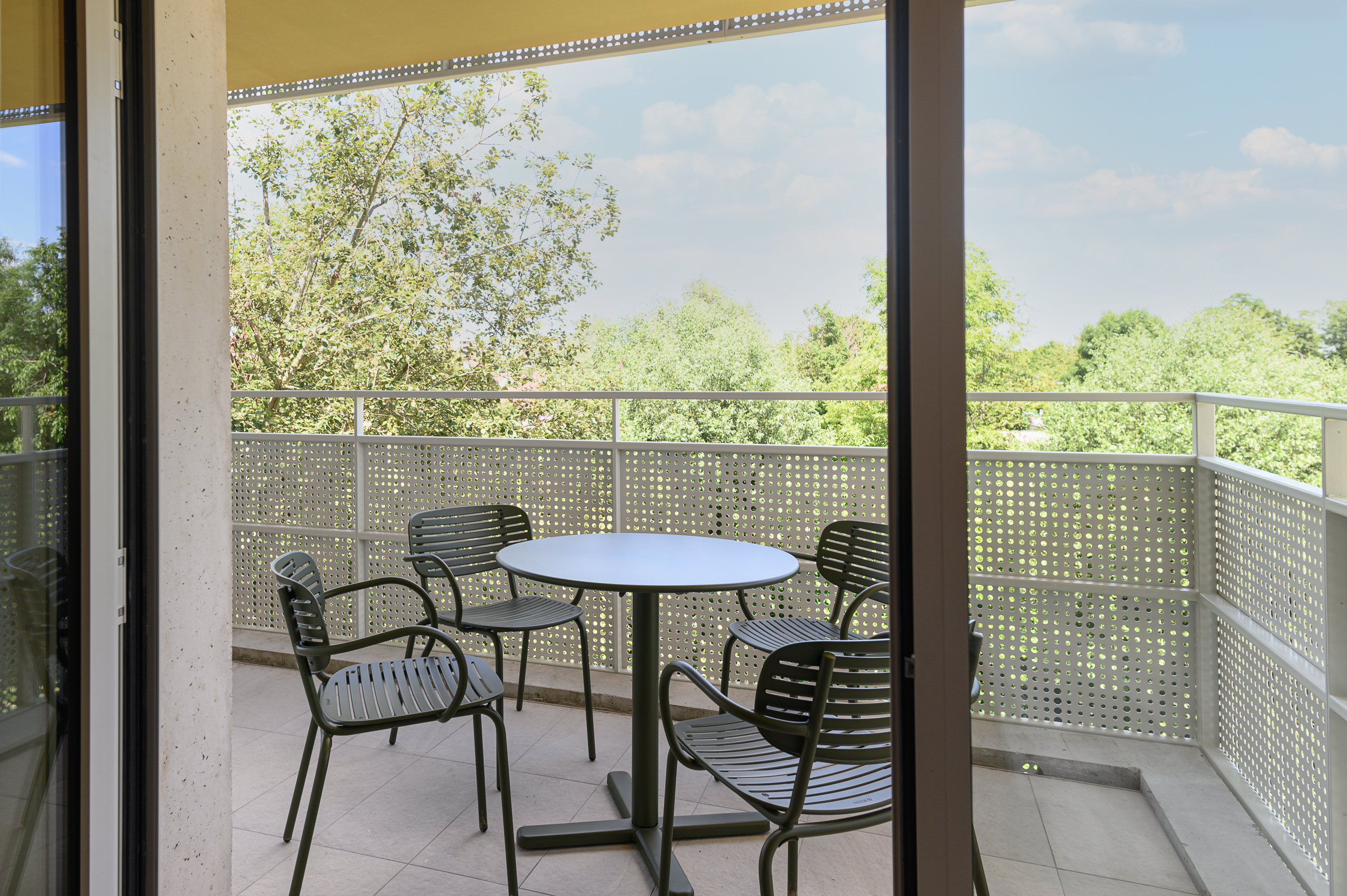 VOCO BEAUNE CITE DES VINS BY IHG-guestroom-Balcony in Suite.jpg