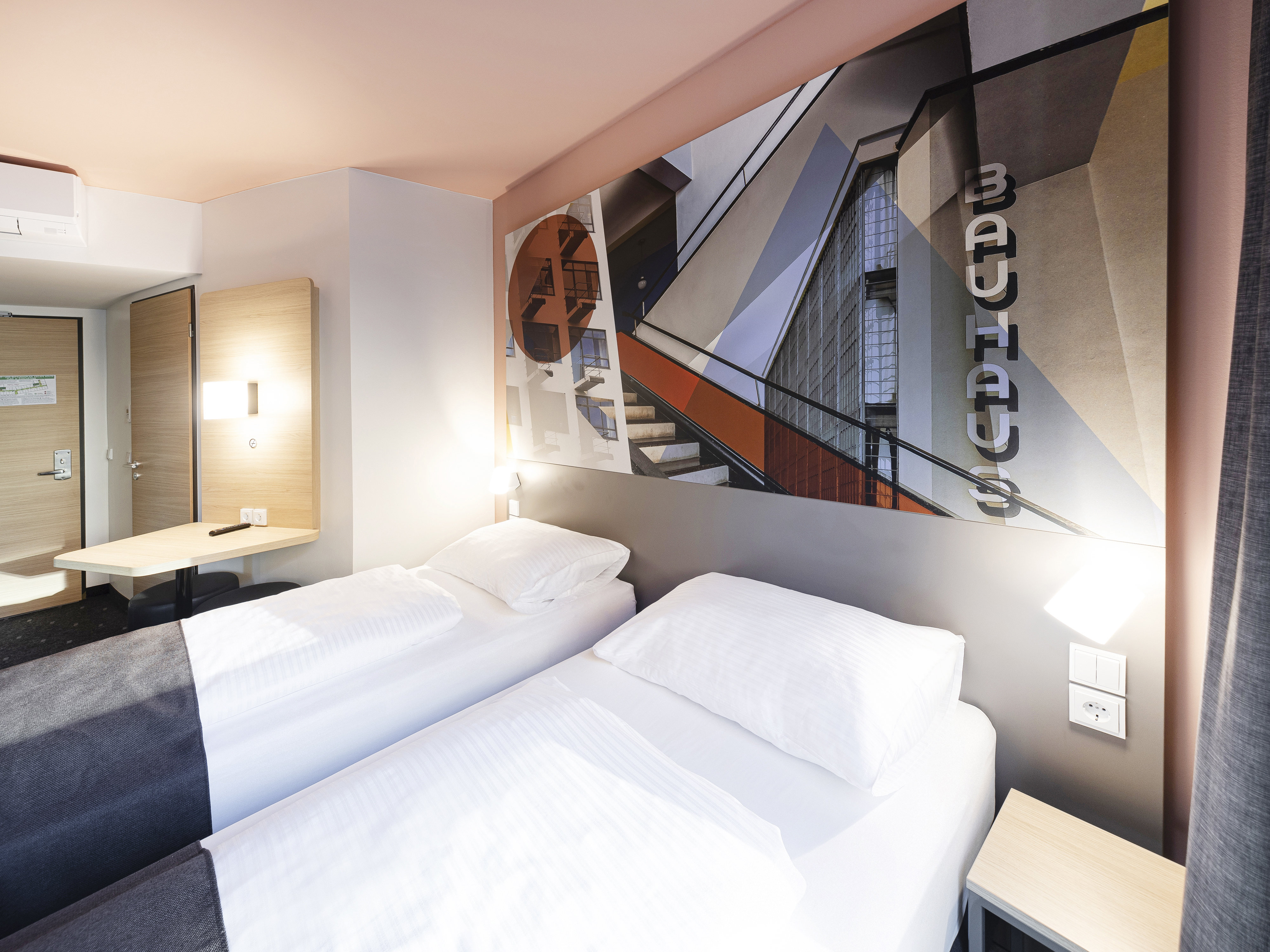 B&B HOTEL DESSAU-guestroom-Hotel Dessau Double Room.jpg