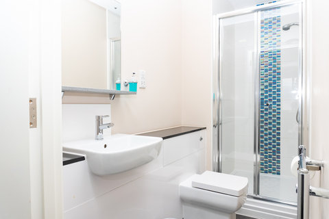 Two Bed Apt Bathroom