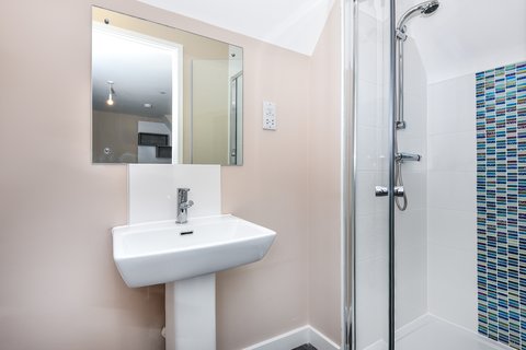Three Bed Apt Bathroom
