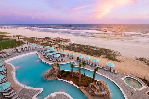 Outdoor Pool & Lazy River