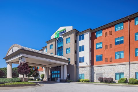 Holiday Inn Express & Suites KCI/MCI 