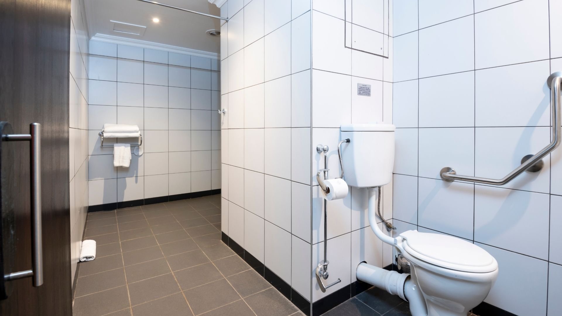 ANEW Hotel Hilton Pietermaritz-guestroom-ANE HILTON UNIVERSALLY ACCESSIBLE BATHROOM.jpg