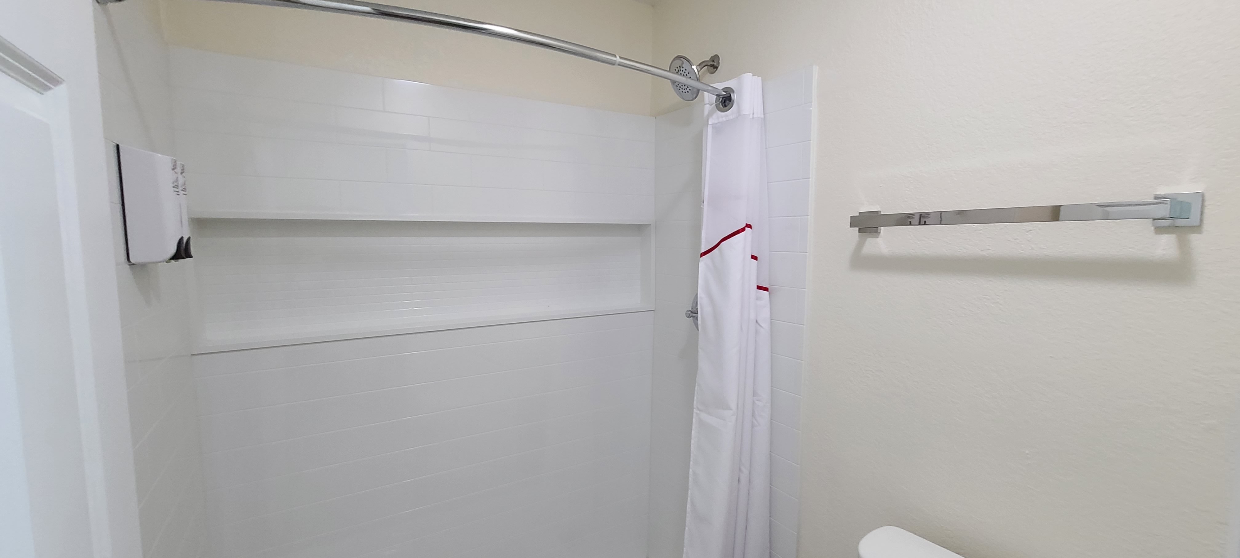 RED ROOF BYRON-guestroom-RRI Bathroom TEMP Approved.jpg